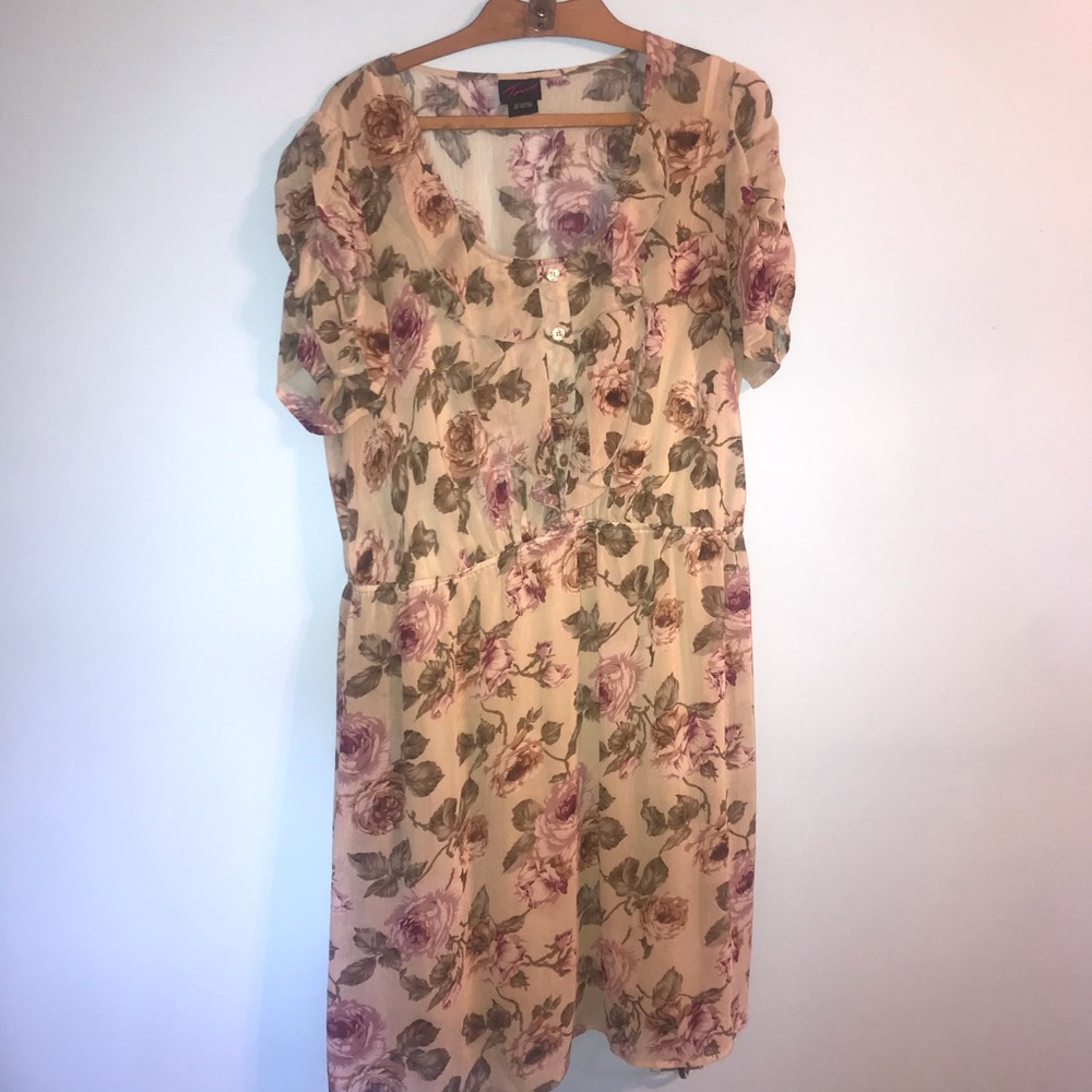 Torrid plus size pretty floral dress with slip